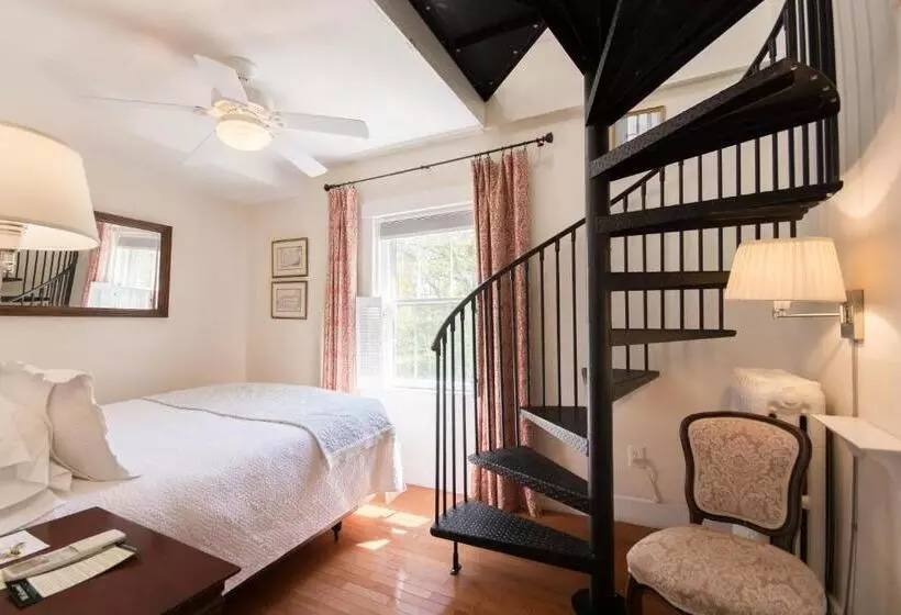 Economy-huone, Marshall Slocum Inn