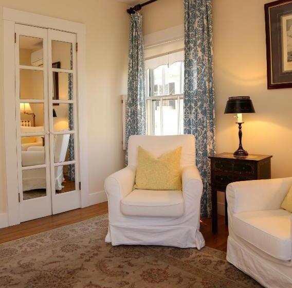 디럭스 룸 킹사이즈 침대, Marshall Slocum Inn