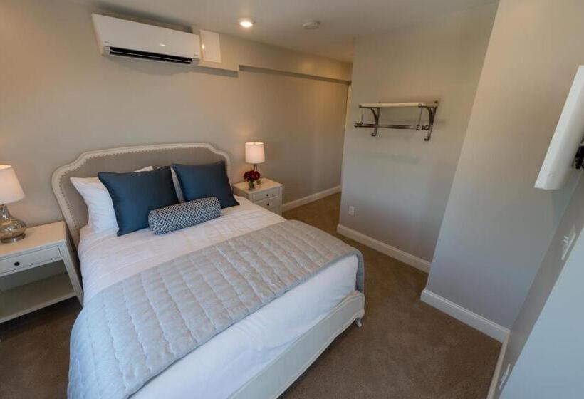 اتاق استاندارد با تخت دو نفره بزرگ, Serenity Inn Newport