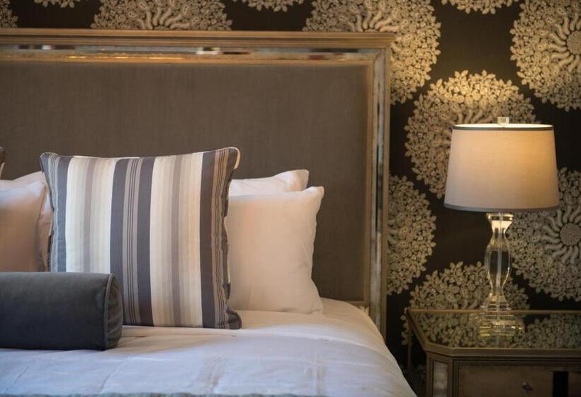 اتاق لوکس با تخت بزرگ, Serenity Inn Newport