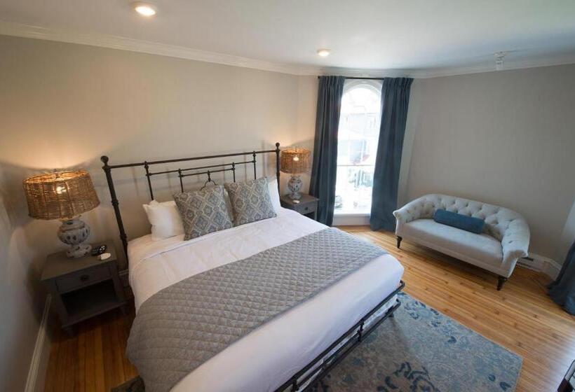 اتاق استاندارد, Serenity Inn Newport