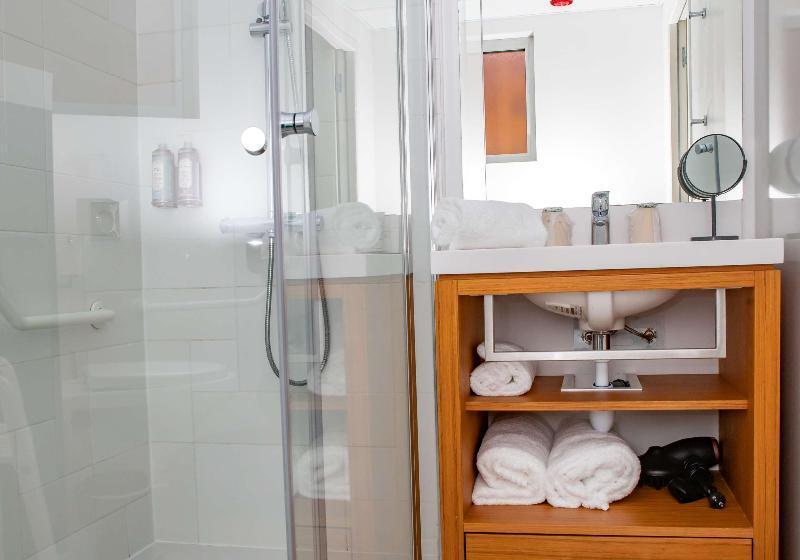 Classic room with balcony, Best Western Arcachon Le Port