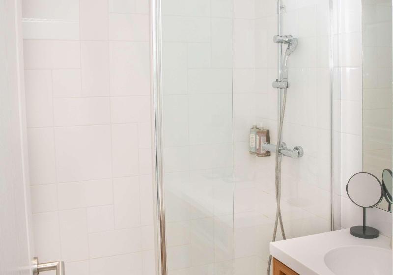 Classic room with balcony, Best Western Arcachon Le Port