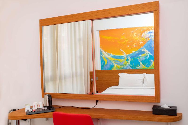 Classic room with balcony, Best Western Arcachon Le Port