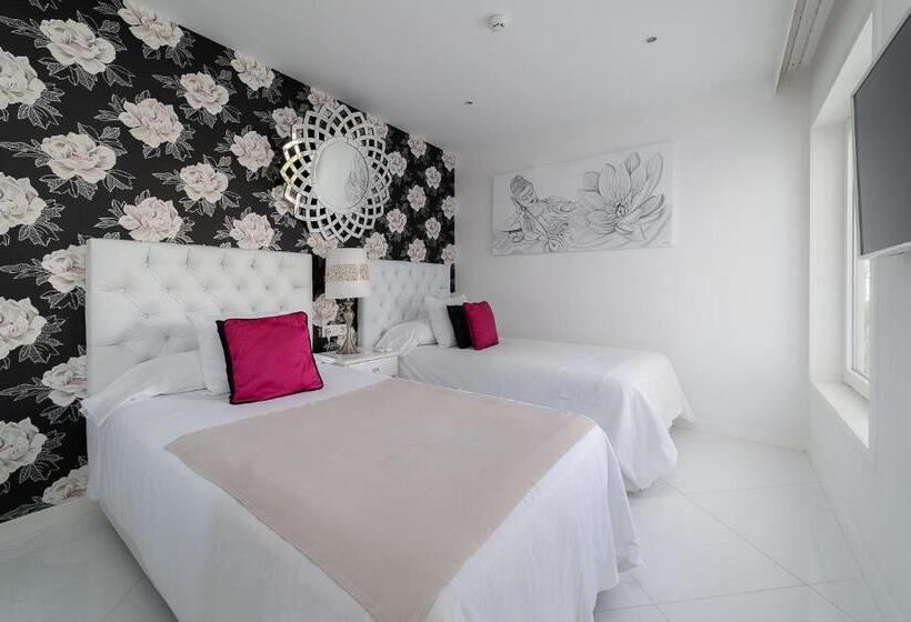 2 Bedrooms Suite Sea View, Lani S Suites De Luxe   Adults Only
