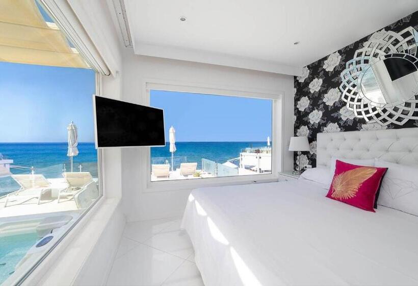 2 Bedrooms Suite Sea View, Lani S Suites De Luxe   Adults Only
