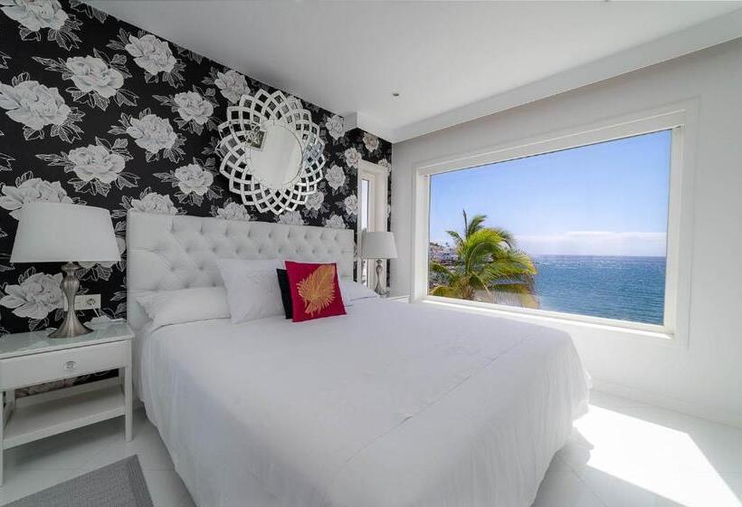 2 Bedrooms Suite Sea View, Lani S Suites De Luxe   Adults Only