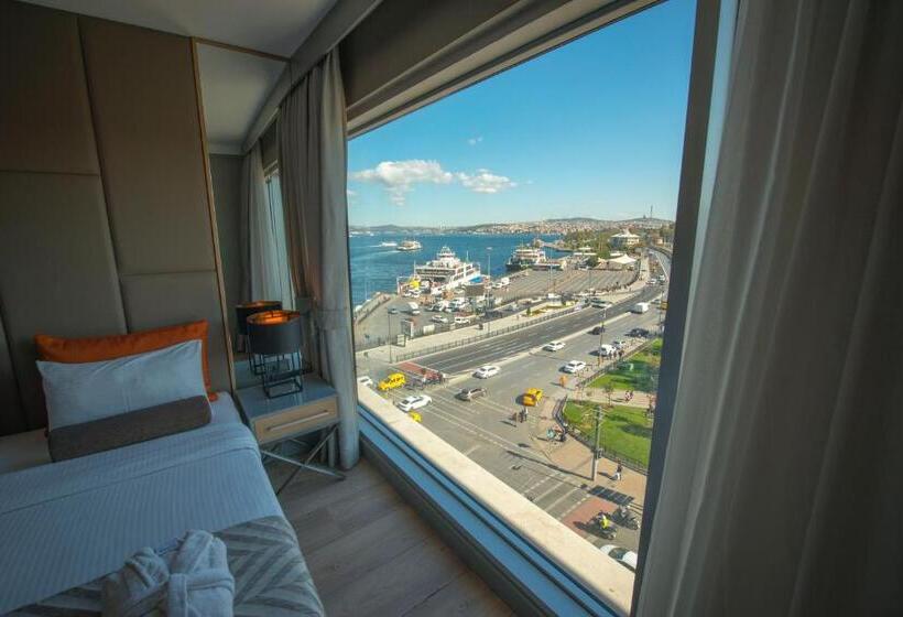 اتاق لوکس با چشم‌انداز دریا, Manesol Old City Bosphorus