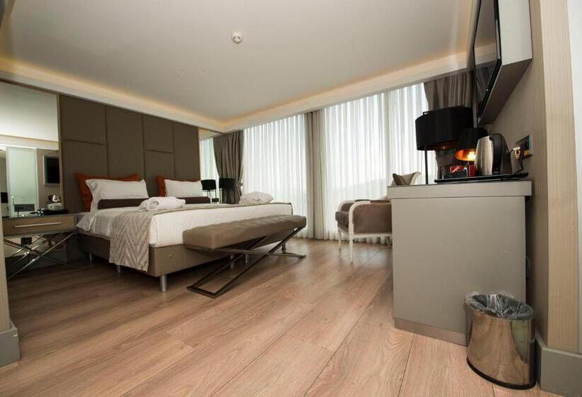 سوییت جونیور با چشم‌انداز دریا, Manesol Old City Bosphorus