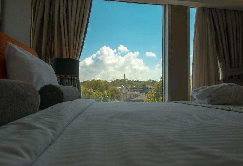 سوییت جونیور با چشم‌انداز دریا, Manesol Old City Bosphorus