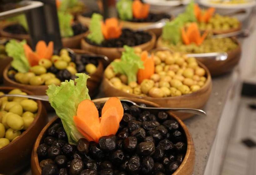 سوییت با چشم‌انداز دریا, Manesol Old City Bosphorus