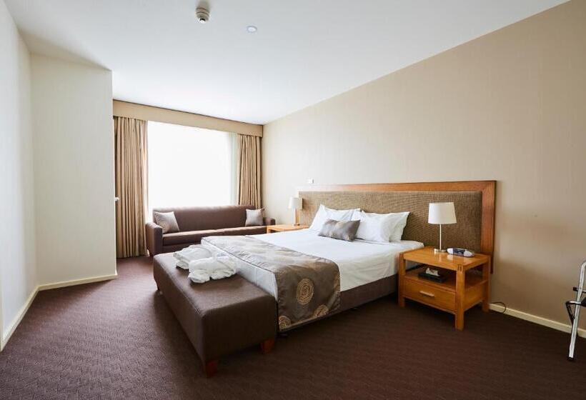 جناح, Mornington