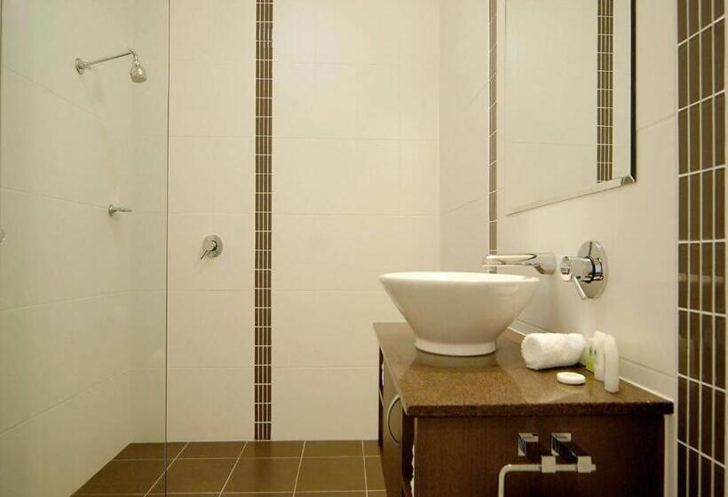 جناح, Mornington