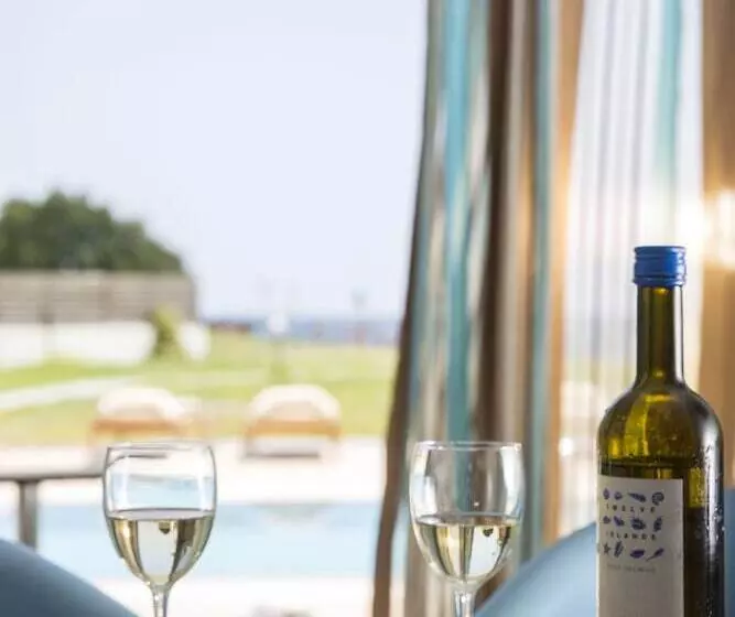 オーシャンビュージュニアスイート, Asterias Beach Resort