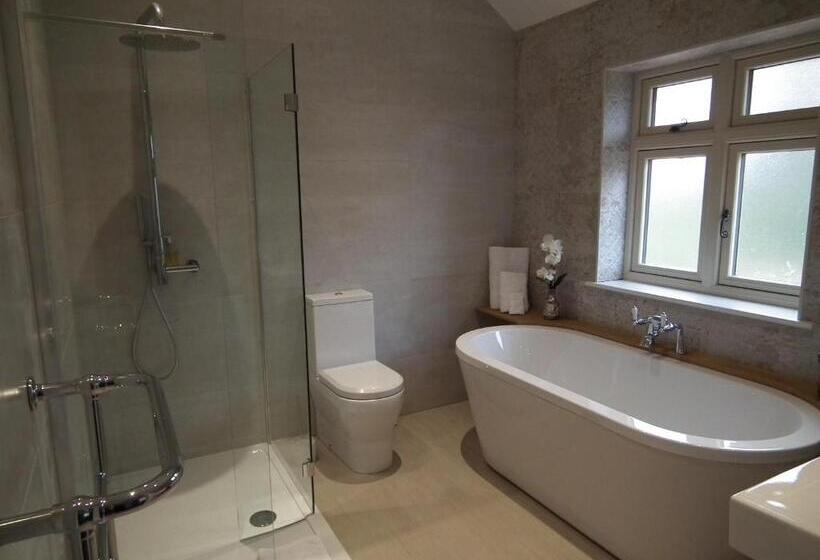 デラックスルーム, The Kingsley At Eversley