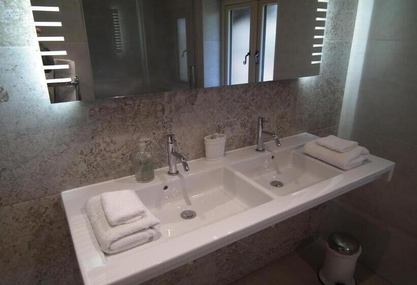 クラシックルーム, The Kingsley At Eversley