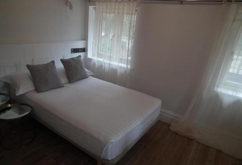 シングルデラックスルーム, The Kingsley At Eversley