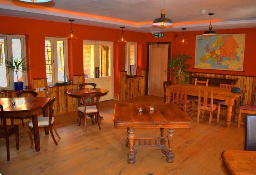 شقة غرفة واحدة, The Kingsley At Eversley