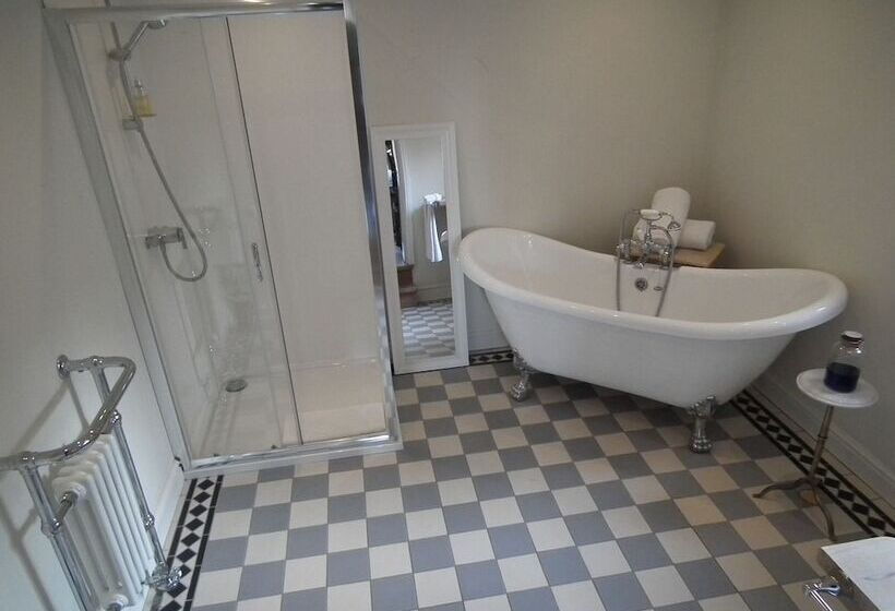 デラックスルーム, The Kingsley At Eversley