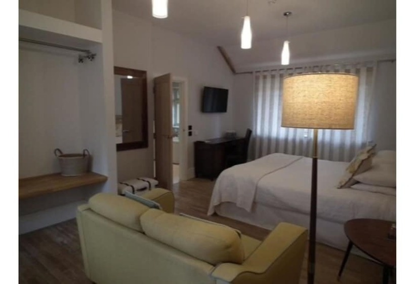 デラックスルーム, The Kingsley At Eversley