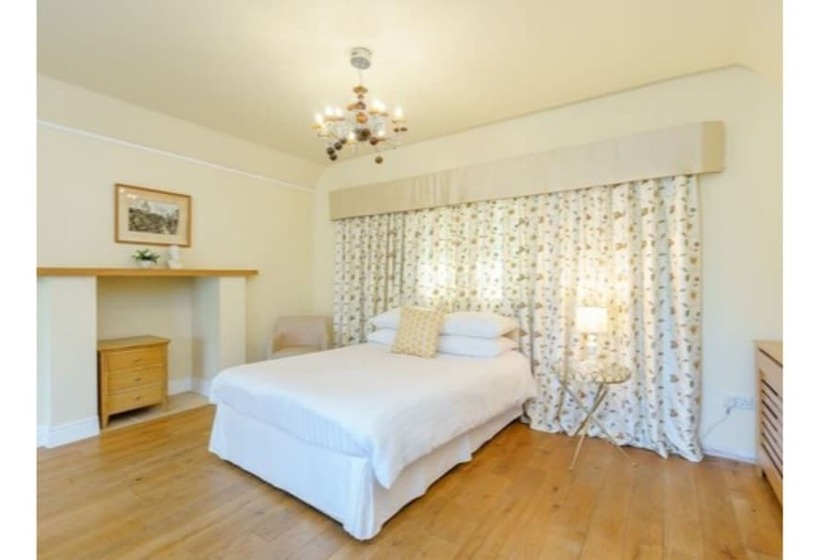 デラックスルーム, The Kingsley At Eversley