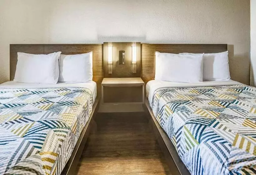 デラックスの4人部屋, Motel 6amarillo, Tx Airport