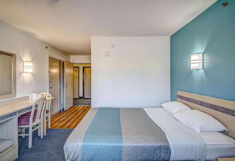 غرفة قياسية لذوى الاحتياجات الخاصة, Econo Lodge