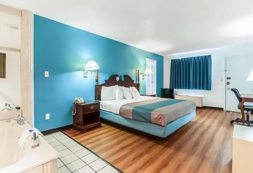 キングサイズベッドのスイートルーム, Motel 6southgate, Mi  Detroit