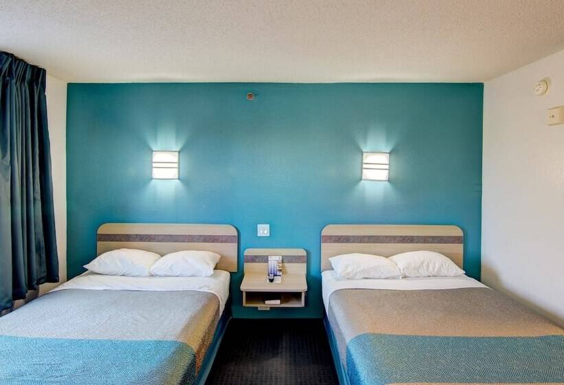 غرفه قياسيه سريرين مزدوجين, Econo Lodge