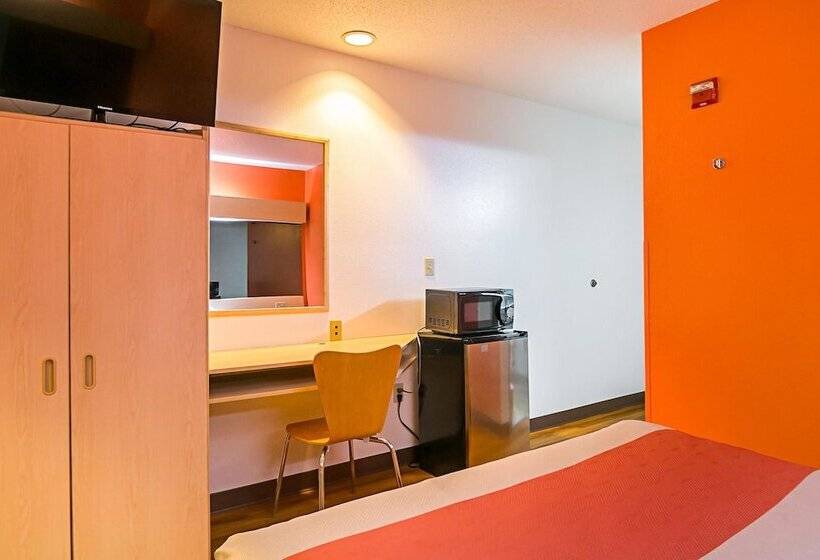 豪华套房, Motel 6sycamore, Il