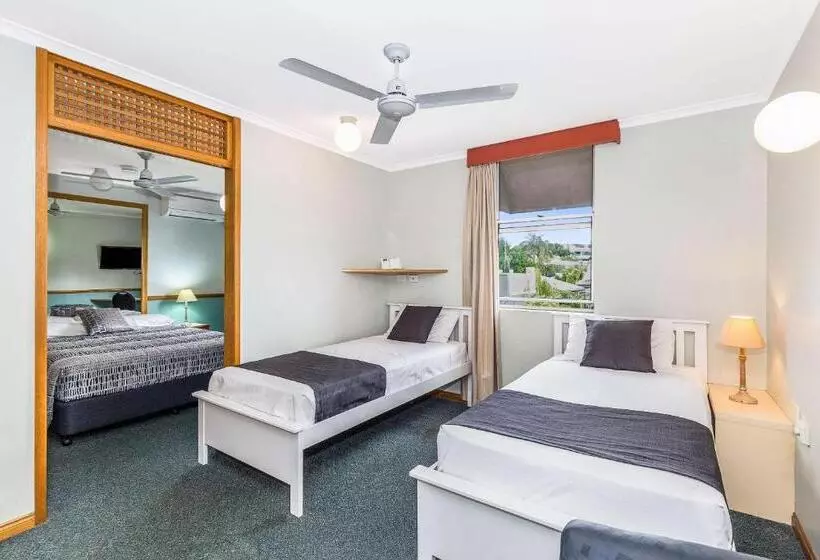 Suite, Spring Hill Terraces