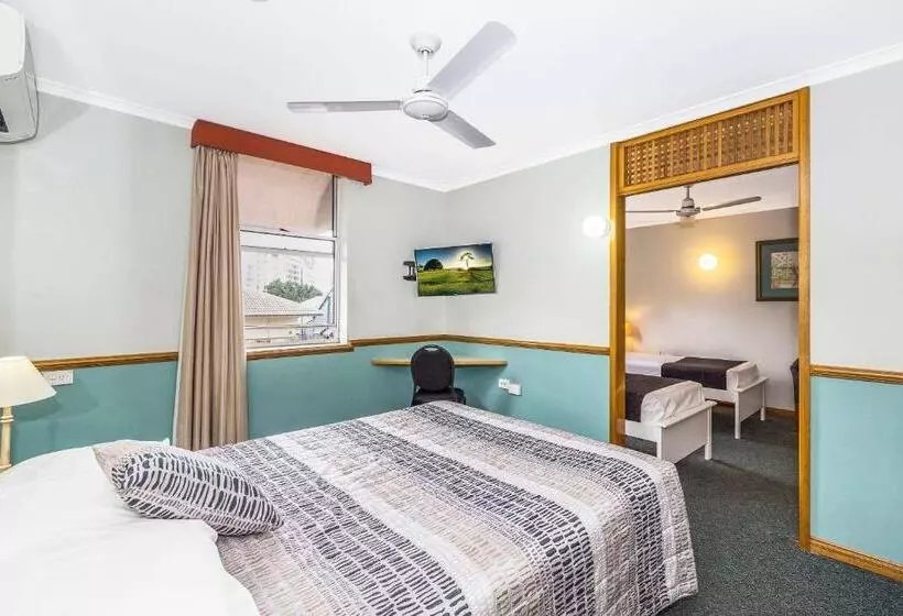 Suite, Spring Hill Terraces