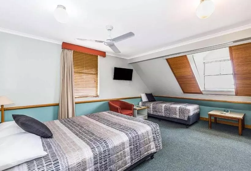 Suite, Spring Hill Terraces