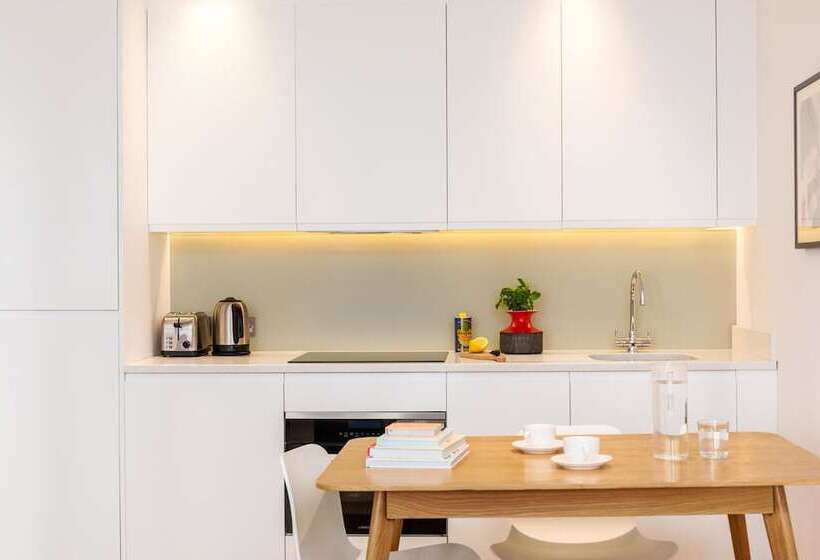 プレミアムスタジオ, Native Fulham