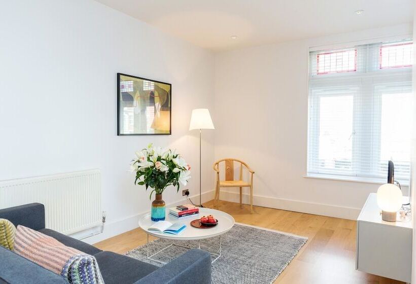 プレミアムスタジオ, Native Fulham