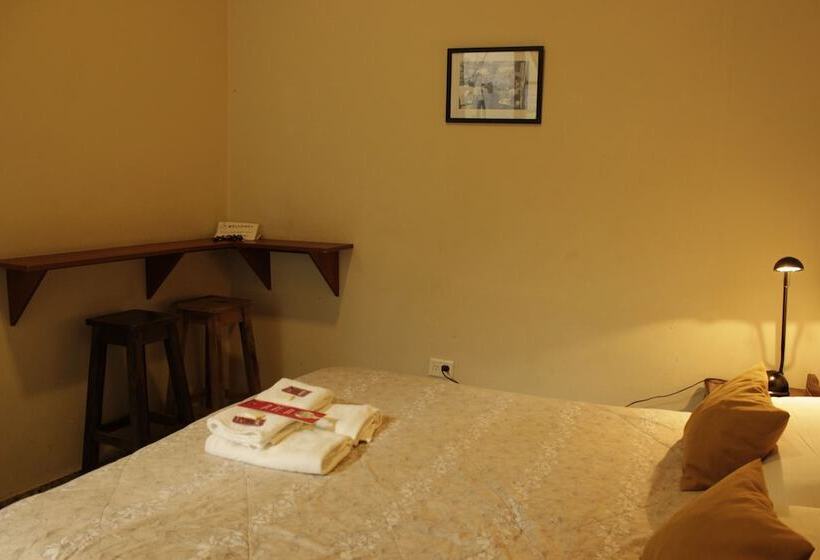 اتاق استاندارد با سرویس بهداشتی مشترک, Sabatico Travelers Hostel & Guesthouse