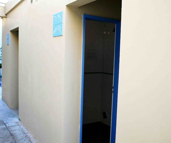 اتاق استاندارد با سرویس بهداشتی مشترک, Sabatico Travelers Hostel & Guesthouse