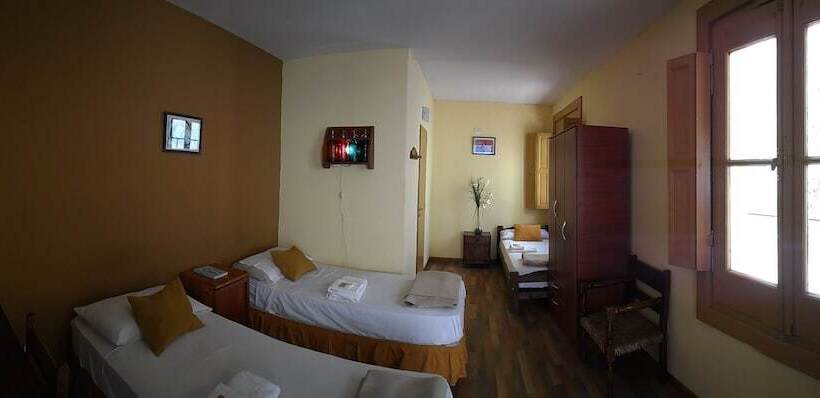 اتاق استاندارد سه نفره, Sabatico Travelers Hostel & Guesthouse