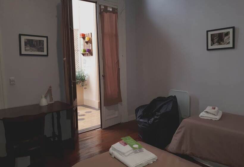 اتاق استاندارد سه نفره, Sabatico Travelers Hostel & Guesthouse