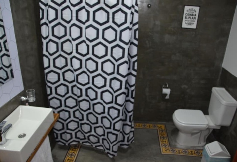 اتاق استاندارد سه نفره, Sabatico Travelers Hostel & Guesthouse