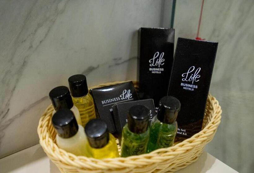 Superior Room, Business Life