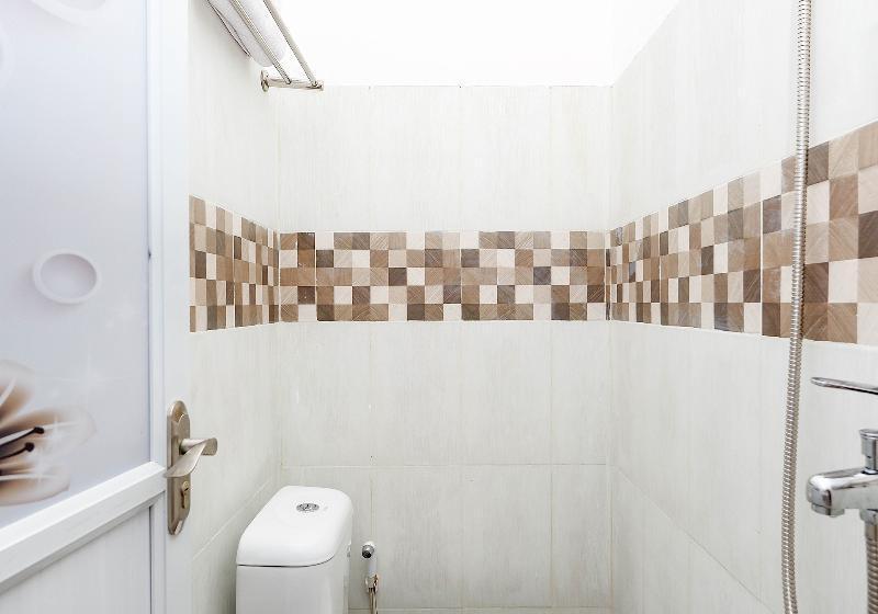 Standard Room, Business Life