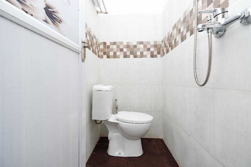 Standard Room, Business Life