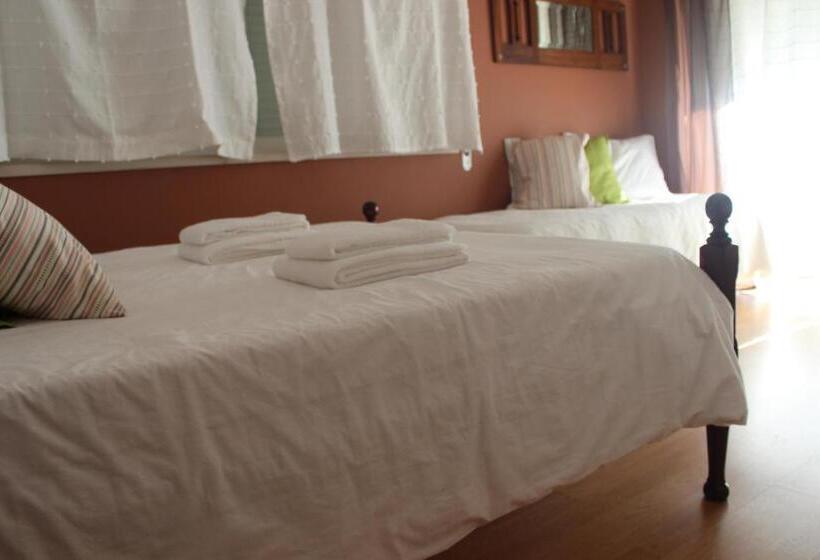 اتاق استاندارد با سرویس بهداشتی مشترک, Ericeira Chill Hill Hostel & Private Rooms
