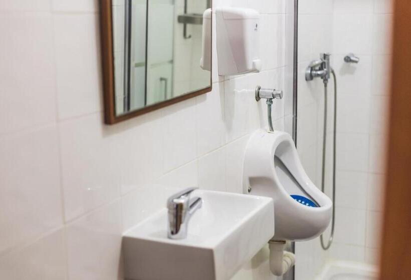 اتاق استاندارد با سرویس بهداشتی مشترک, Ericeira Chill Hill Hostel & Private Rooms