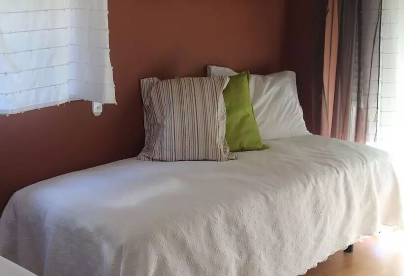 Standard-huone Jaettu Kylpyhuone, Ericeira Chill Hill Hostel & Private Rooms