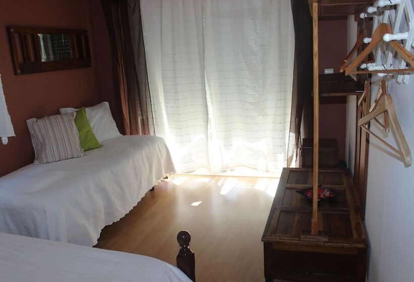 اتاق استاندارد با سرویس بهداشتی مشترک, Ericeira Chill Hill Hostel & Private Rooms