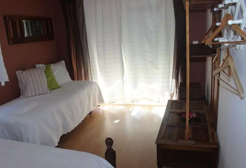 Standard-huone Jaettu Kylpyhuone, Ericeira Chill Hill Hostel & Private Rooms