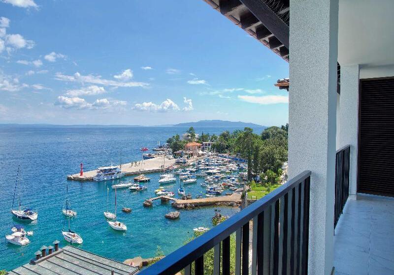 اتاق لوکس با چشم‌انداز دریا, Amadria Park Hotel Royal