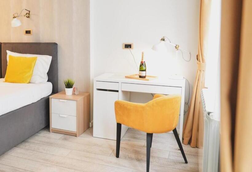 اتاق استاندارد سه نفره, Garni House 46 Plus